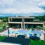 San Servolo Wellness Homes ホリデーパーク ブイェ