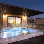 San Servolo Wellness Homes ホリデーパーク ブイェ