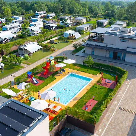 San Servolo Wellness Homes Semesterpark 5*